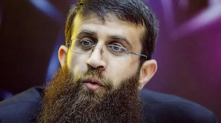 الاحتلال يرفض نقل الأسير خضر عدنان إلى المستشفى