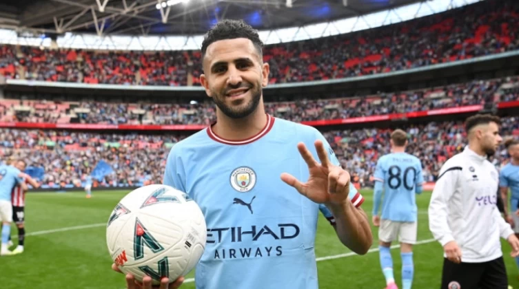 نيوكاسل يونايتد مهتم بالتعاقد مع رياض محرز