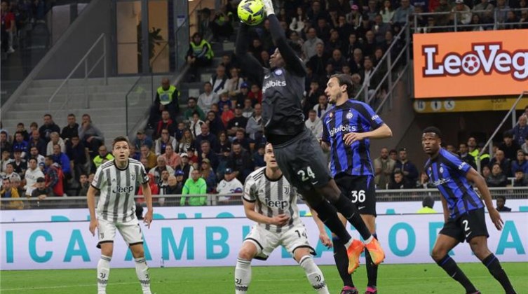 شاهد- إنتر ميلان يجتاز يوفنتوس ويتأهل لنهائي كأس إيطاليا