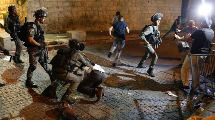فتح: الاعتداء على المعتكفين في "الأقصى" ينذر بتفجير شامل للاوضاع