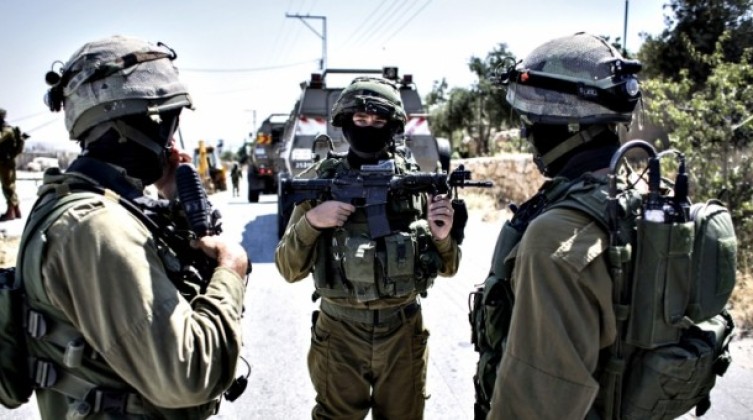 الاحتلال يستدعي الأسير مالك داود عقب الإفراج عنه