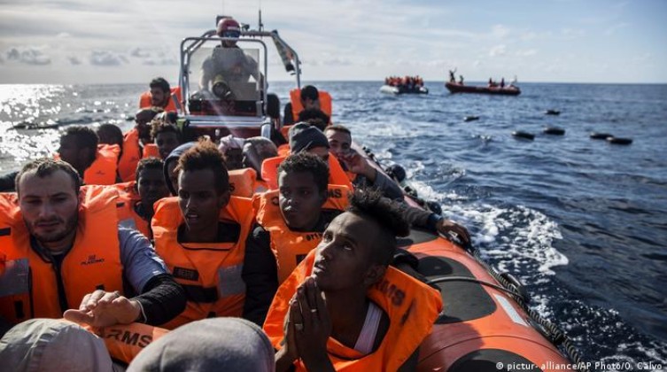 السلطات التونسية تنقذ 501 أفريقيًا غرقوا أثناء محاولة الهجرة