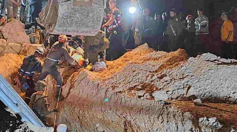 إصابتان خطيرتان لعاملين فلسطينيين داخل مستوطنة