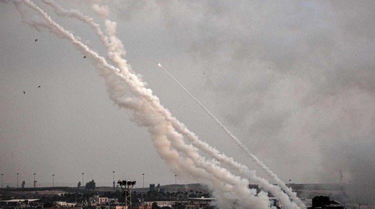 الاحتلال يكشف عدد الصواريخ التي أطلقت من قطاع غزة
