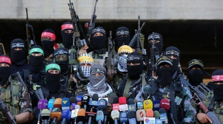 محدث: فصائل وشخصيات فلسطينية تعقب على استشهاد 3 شبان في مخيم بلاطة