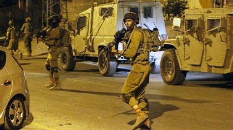 الاحتلال يشن حملة اعتقالات في الضفة واشتباكات في نابلس