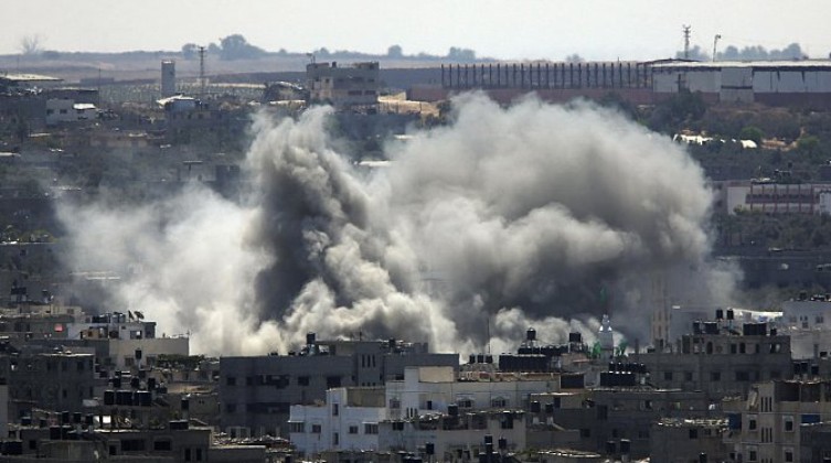 مسؤول "إسرائيلي": محادثات وقف إطلاق النار توقفت وسيكون هناك رد كبير