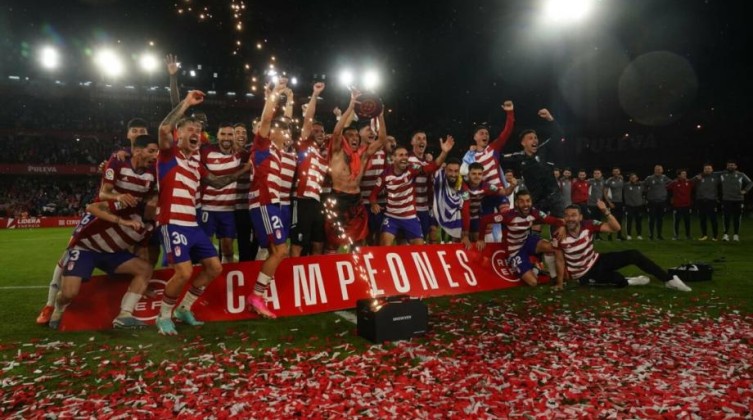 عودة غرناطة ولاس بالماس للدوري الإسباني