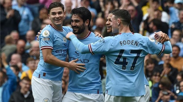 شاهد- مانشستر سيتي يتغلب على ليدز ويتلقى ضربة موجعة قبل مواجهة ريال مدريد