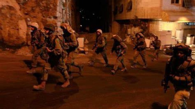 الاحتلال يعتقل 6 مواطنين جنوب الخليل