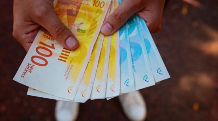 موعد صرف مخصصات ذوي الشهداء والجرحى والأسرى عن شهر إبريل