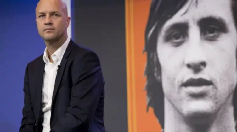 رسميًا.. برشلونة يعلن الاتفاق مع ديكو خلفًا للهولندي كرويف