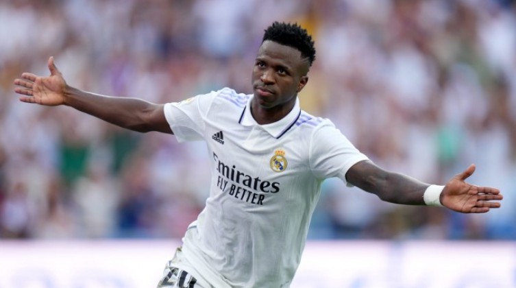 هل فينيسيوس جونيور مسلم ؟