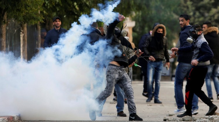 اندلاع مواجهات بمناطق متفرقة في الضفة