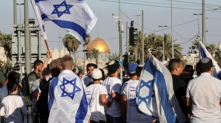 "حماس" تعلق على قرار الاحتلال بتسيير مسيرة الأعلام في القدس