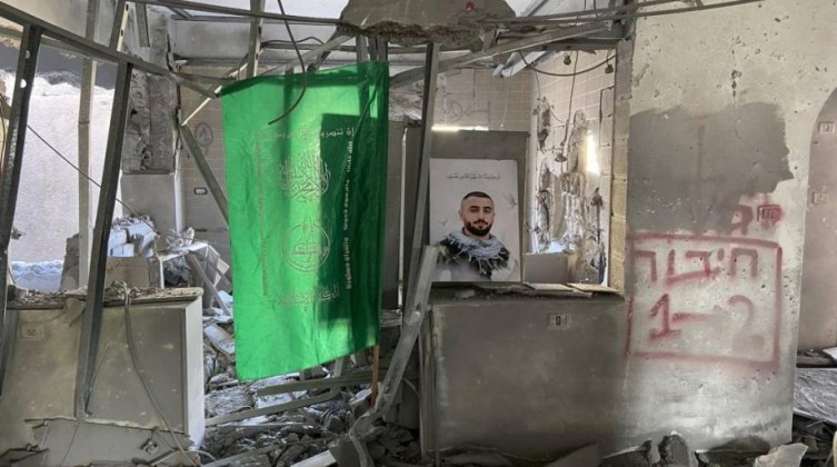 "حماس" تُعقب على هدم منزل ذوي الشهيد المعتز بالله الخواجا