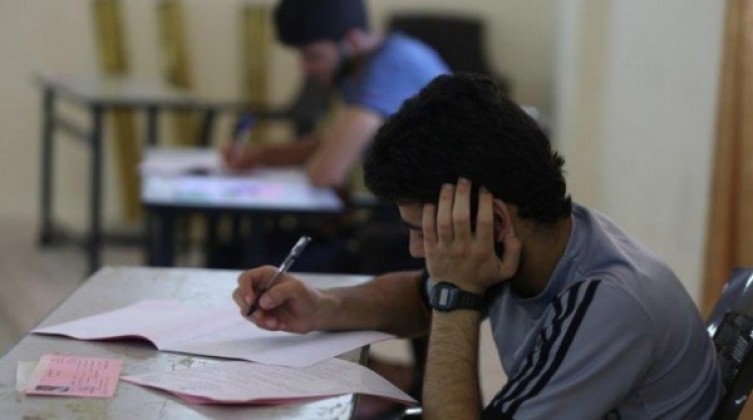 التعليم بغزة تعلن موعد توزيع أرقام جلوس طلبة الثانوية العامة