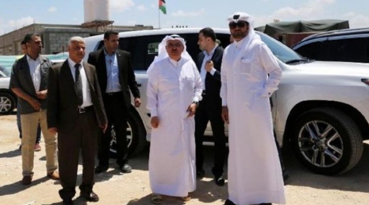 السفير العمادي يصل قطاع غزة عبر حاجز "إيرز" لمتابعة سير عمل المشاريع