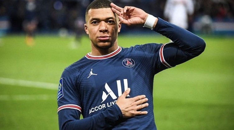 "مبابى" يرفض البقاء في باريس سان جيرمان