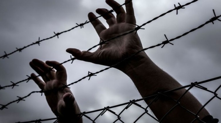 نادي الأسير: المعتقل ماجد جراد يعاني من مرض جلدي مزمن