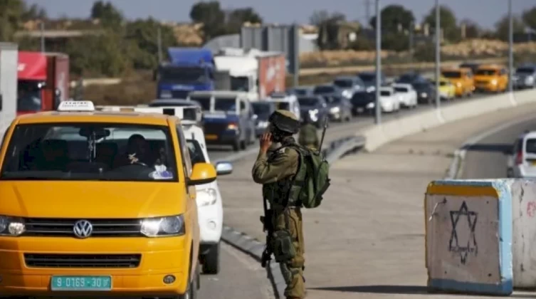 بعد حصار استمر 26 يوماً.. الاحتلال يزيل كافة الحواجز عن مدينة أريحا