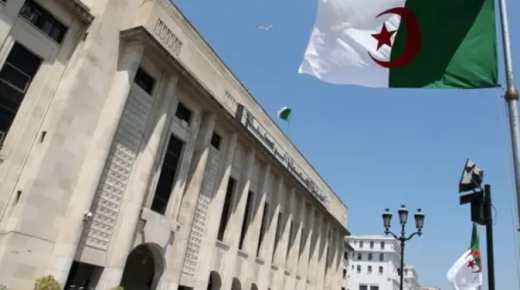 الجزائر تعلن الانسحاب من رئاسة لجنة بالبرلمان الدولي