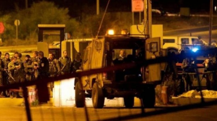 مقاومون يطلقون النار تجاه حاجز بيت فوريك شرق نابلس