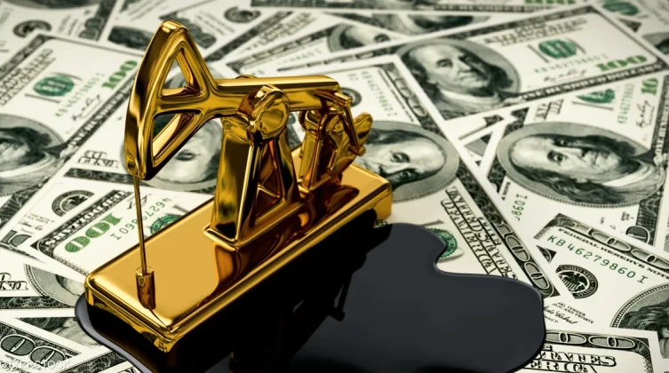انخفاض الذهب والنفط مقابل ارتفاع الدولار