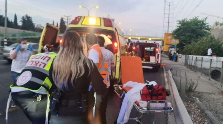 إصابة مستوطنين جراء تعرضهم لإطلاق نار قرب طولكرم