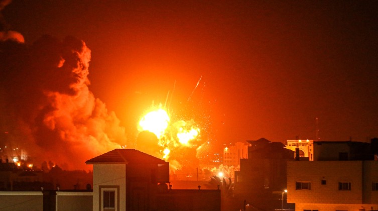 صحيفة عبرية تتحدث عن سبب عدم انجرار إسرائيل لصراع كبير في غزة