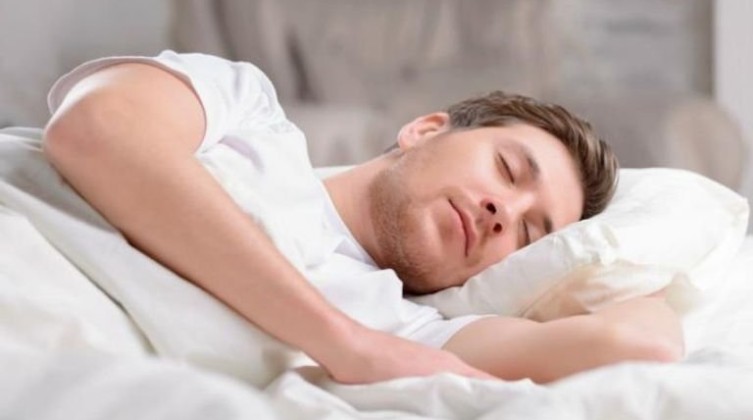 مشاكل صحية قد تصيبك بسبب كثرة النوم.. تعرف عليها
