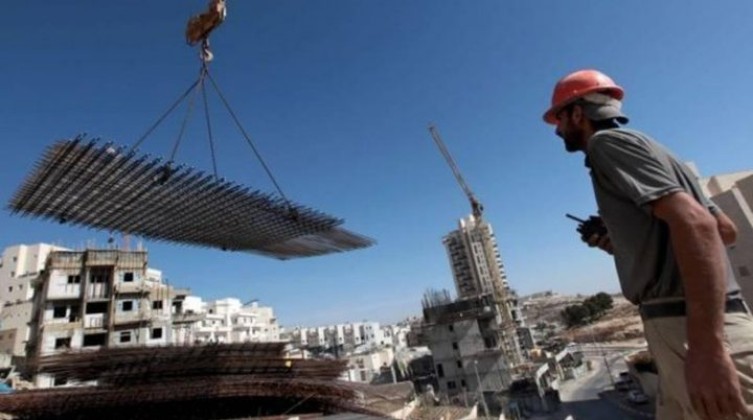 الإحصاء: انخفاض مؤشر أسعار تكاليف البناء والطرق في الضفة خلال نيسان
