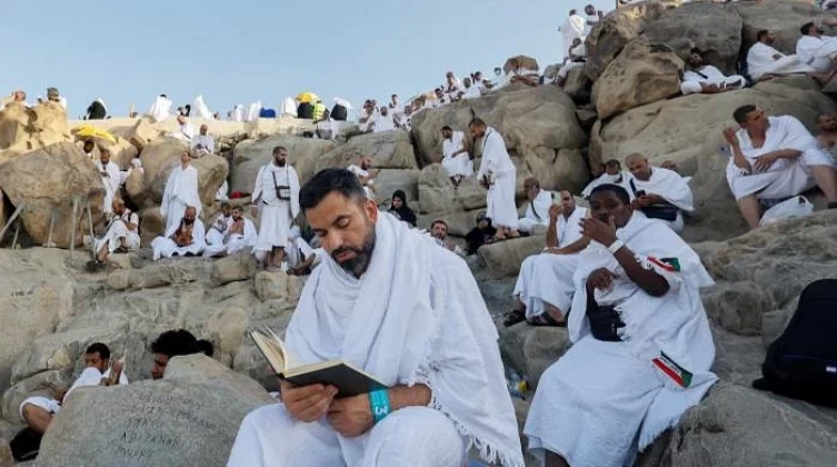 مفتي مصري يوضح حكم أخذ قرض من بنك لأداء العمرة أو الحج