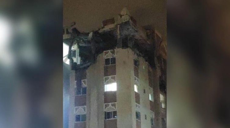 بالفيديو والصور: شهداء وجرحى بقصف شقة سكنية في مدينة بخان يونس