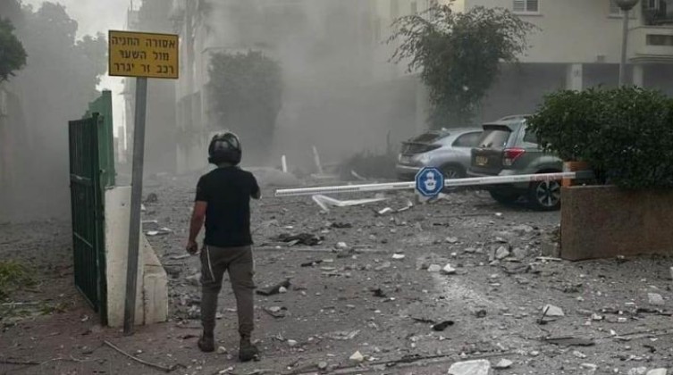 الكشف عن تفاصيل الصاروخ الذي ضرب "رحوفوت" في تل أبيب