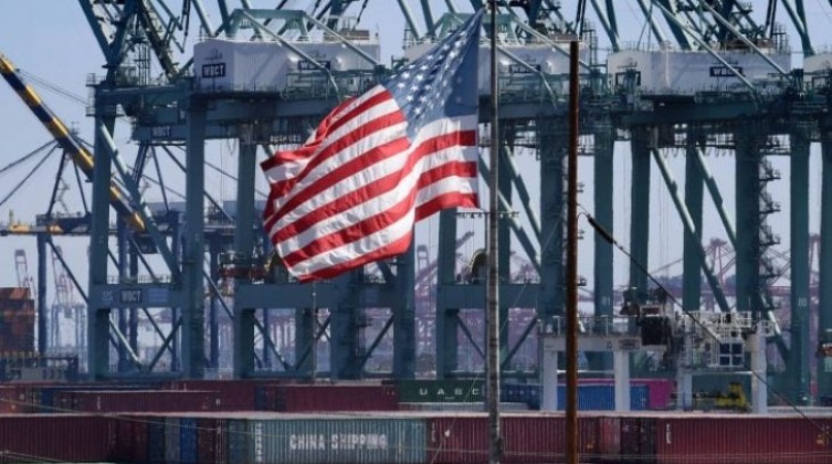 ارتفاع النفط وسط انخفاض المخزونات الأميركية