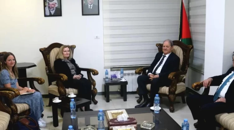 فتوح يلتقى مع القنصل البريطاني في رام الله.. ماذا بحثا؟