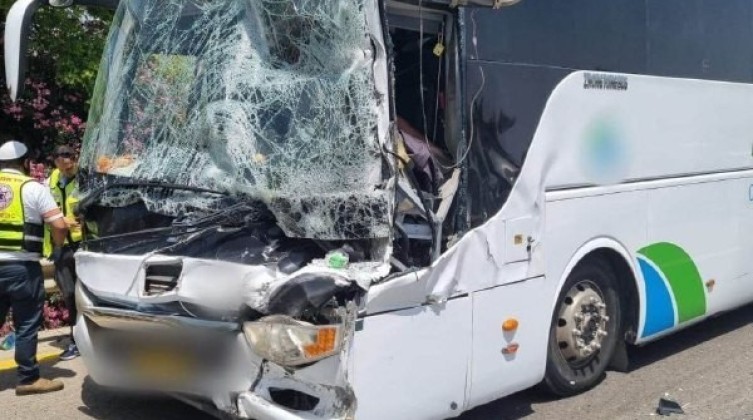 إصابة إسرائيليين جراء حادث سير في "غلاف غزة"