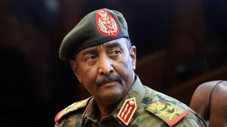 "البرهان" يعلن تجميد حسابات قوات الدعم السريع