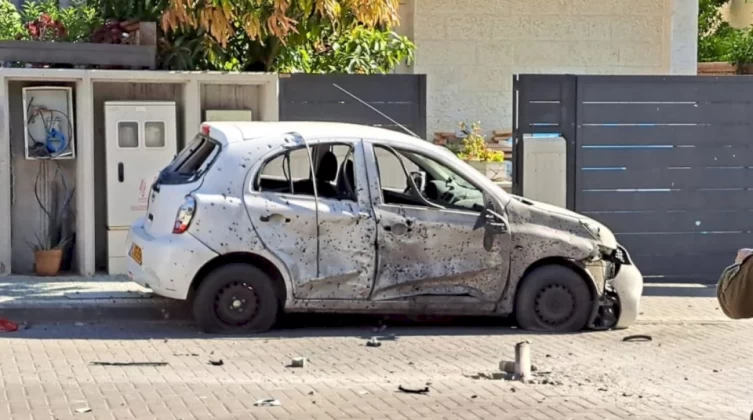 أول تعليق من "غالانت وغانتس" بعد إطلاق الصورايخ من غزة؟