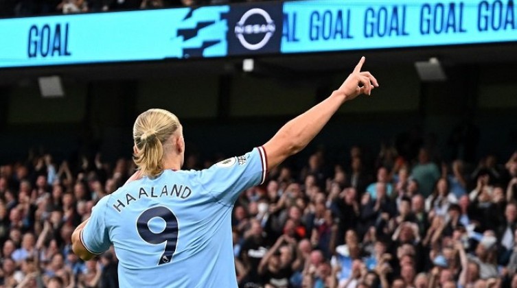 هالاند يحصد جائزة أفضل لاعب في الدوري الإنجليزي