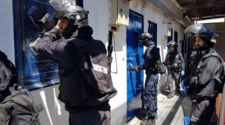 قوات القمع تقتحم قسم "4" في سجن نفحة