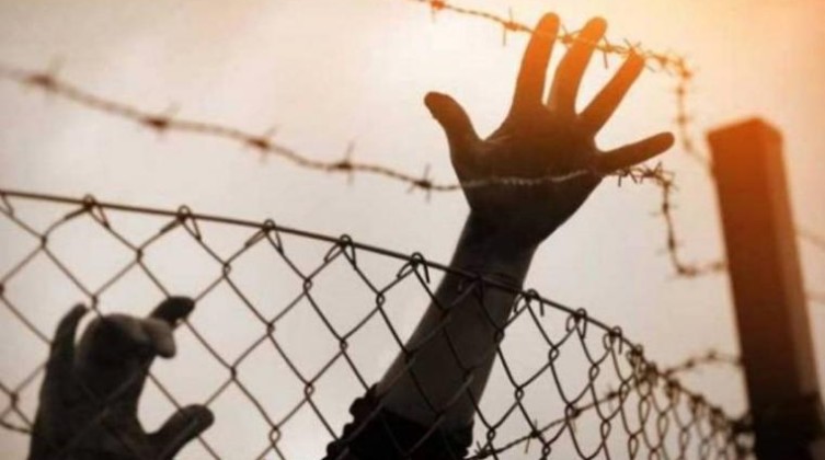 الأسير أحمد أبو عواد يدخل عامه الـ21 في سجون الاحتلال