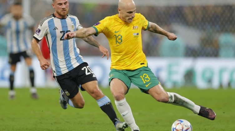 لاعب منتخب أستراليا يعلن اعتزاله كرة القدم