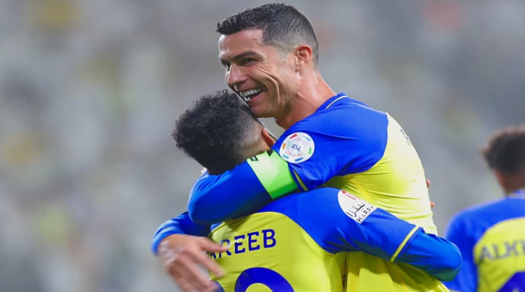 كريستيانو رونالدو يحسم مصيره مع النصر السعودي