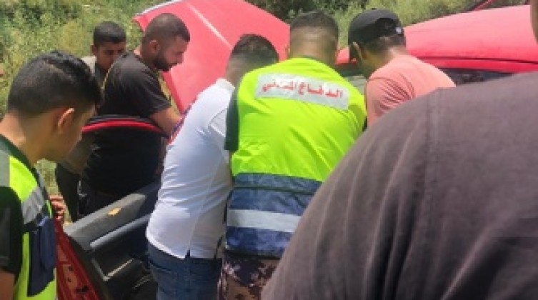 9 إصابات بحادث تصادم بين مركبتين شمال أريحا
