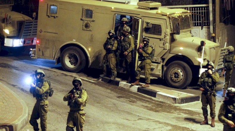 إصابات واعتقالات خلال اقتحام الاحتلال عدة مناطق بالضفة