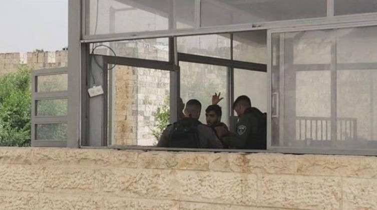 الاحتلال يعتقل شابين من الخليل والقدس