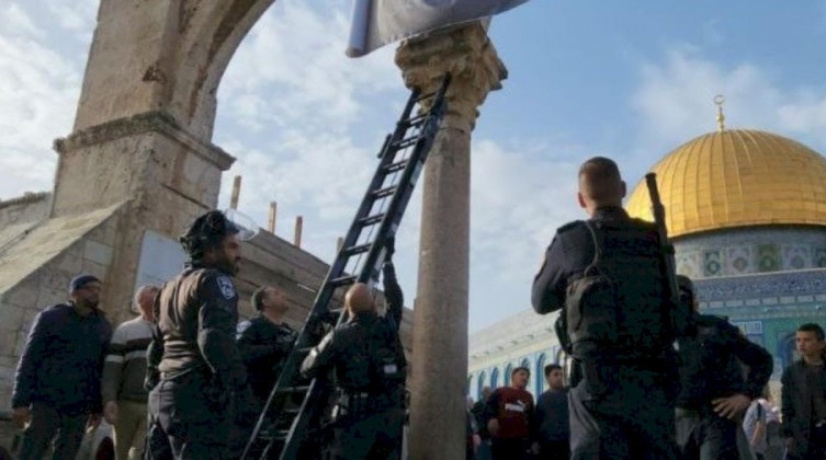 مفتي فلسطين يُحذر من مخططات الاحتلال بحق المسجد الأقصى