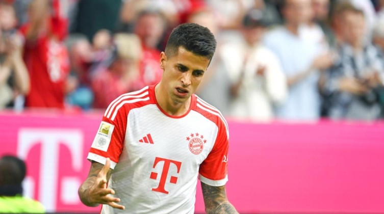 بايرن ميونيخ يعلن رحيل ثنائي الفريق